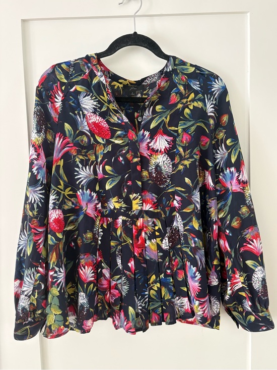 J. Crew Tops - J.crew 100% silk floral popover pleated front navy multicolor blouse size large